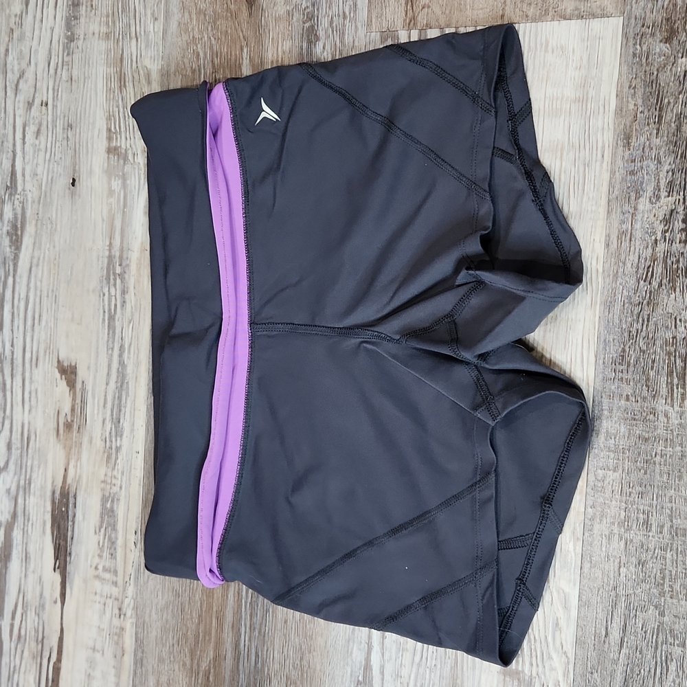 Old Navy Active shorts - Picture 2 of 4
